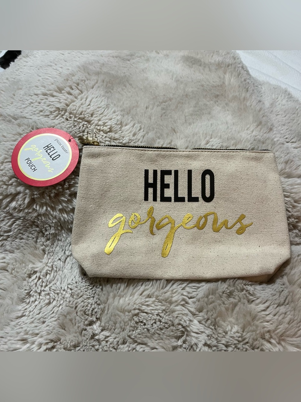 Barnes & Noble Beige Canvas Makeup Pouch “Hello Gorgeous"
NWT
02-09R